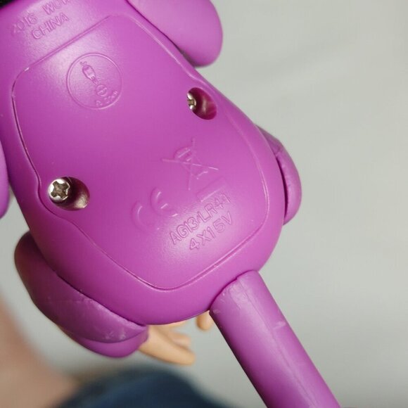 CUTE Fingerlings 4" Interactive Toy Monkey w/Monkey Sounds WowWee 2016 - Picture 6 of 6